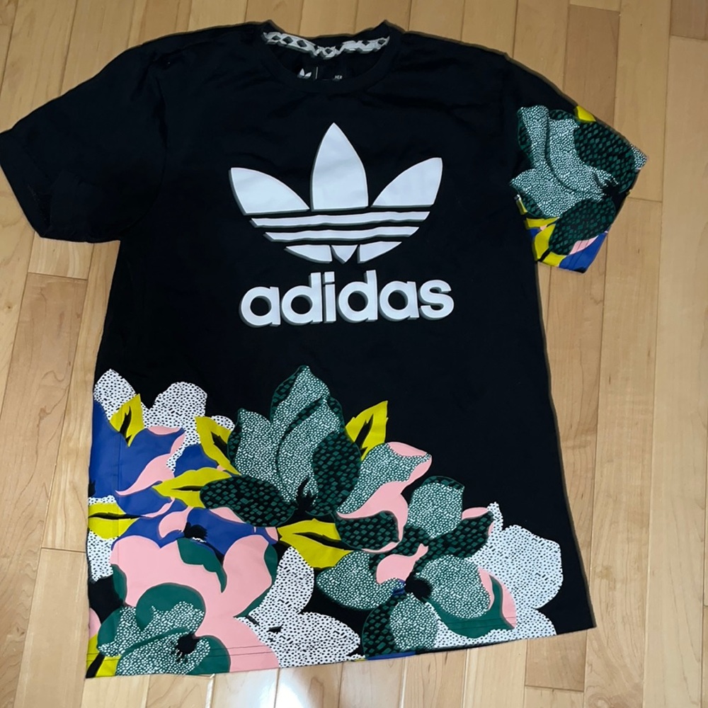 Adidas t shirt